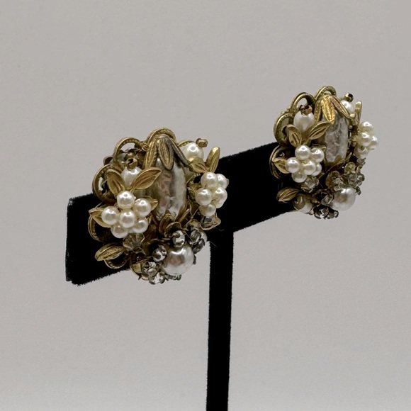 ORIGINAL BY ROBERT Vintage Pearl & Crystal Filigree Clip-On Earrings - Picture 4 of 14